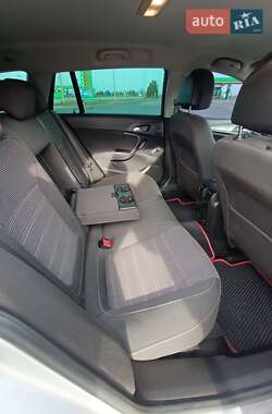 Универсал Opel Insignia 2011 в 