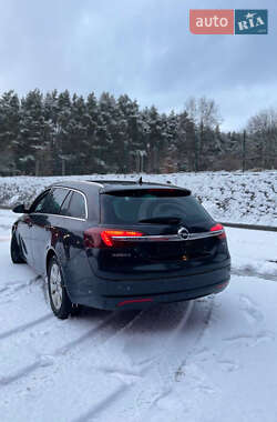 Универсал Opel Insignia 2015 в 