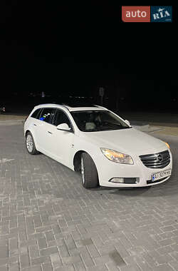 Универсал Opel Insignia 2011 в 