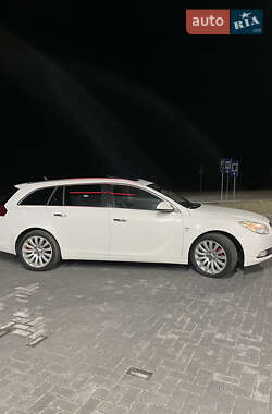 Универсал Opel Insignia 2011 в 
