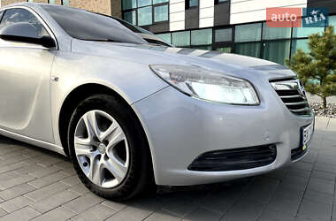 Лифтбек Opel Insignia 2011 в 