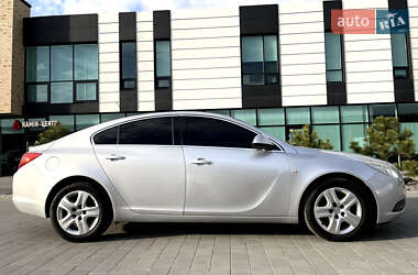 Лифтбек Opel Insignia 2011 в 