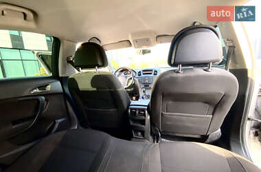 Лифтбек Opel Insignia 2011 в 