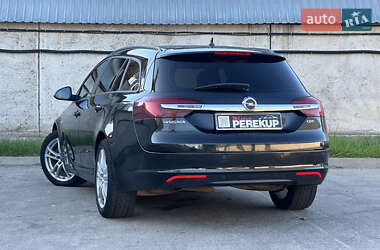 Универсал Opel Insignia 2015 в 
