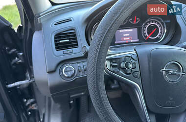 Универсал Opel Insignia 2015 в 