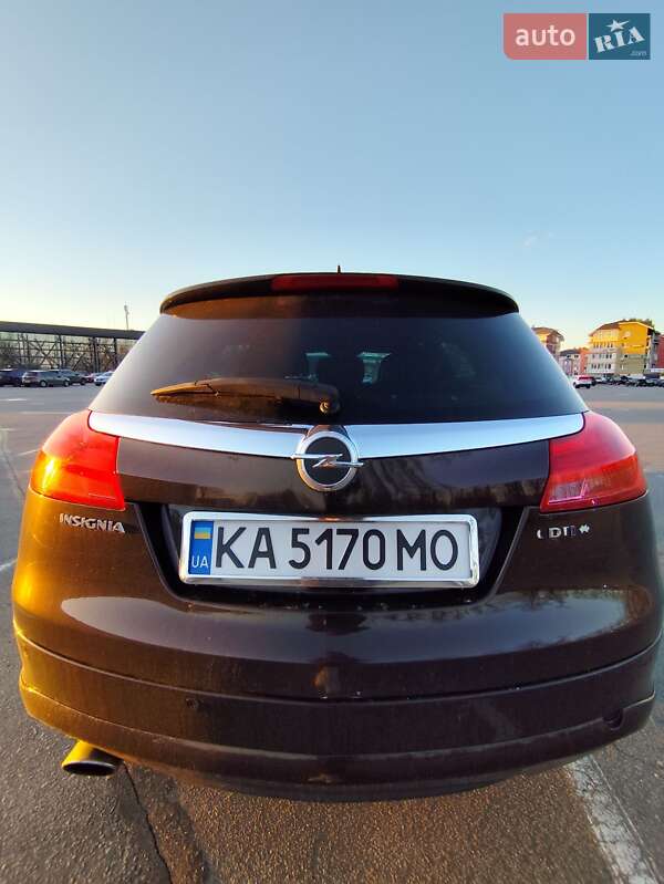 Універсал Opel Insignia 2011 в Гатне