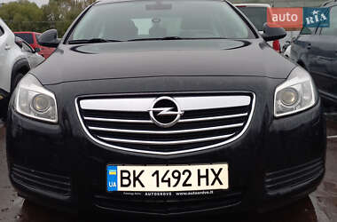 Седан Opel Insignia 2011 в Рівному