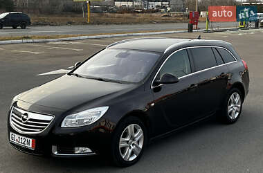 Универсал Opel Insignia 2012 в 