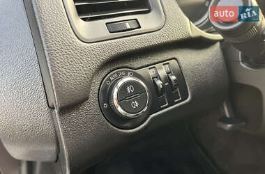 Универсал Opel Insignia 2012 в 