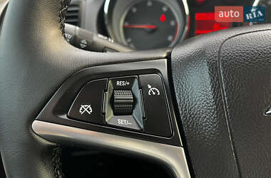Универсал Opel Insignia 2012 в 