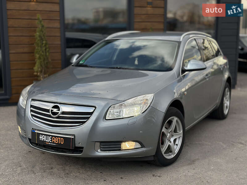 Универсал Opel Insignia 2010 в 