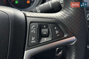 Универсал Opel Insignia 2010 в 