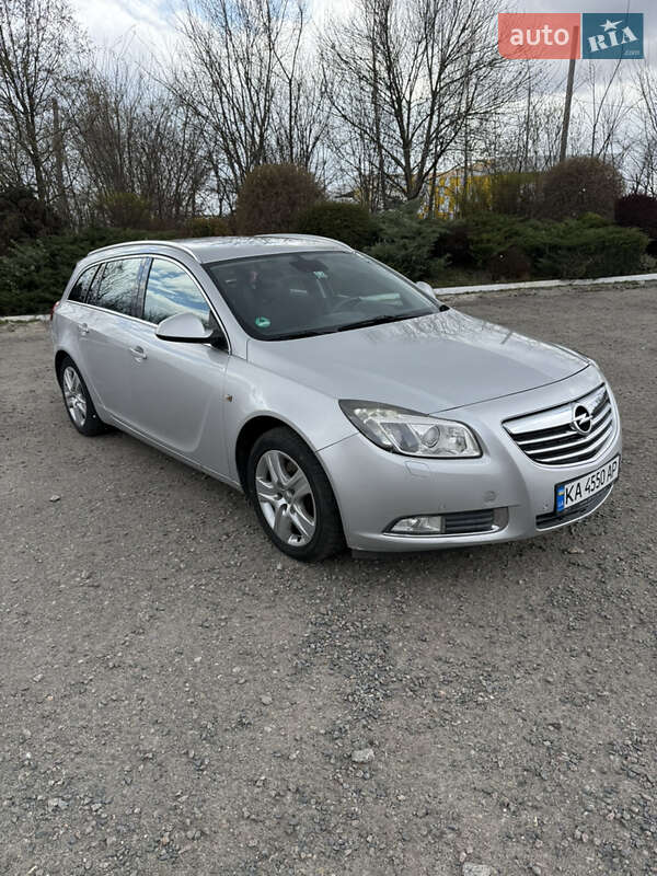 Універсал Opel Insignia 2010 в Василькові