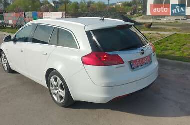 Универсал Opel Insignia 2011 в 