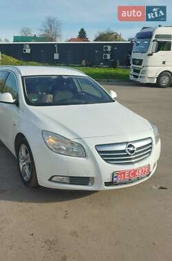 Универсал Opel Insignia 2011 в 