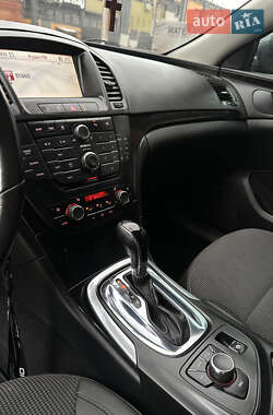 Универсал Opel Insignia 2010 в 
