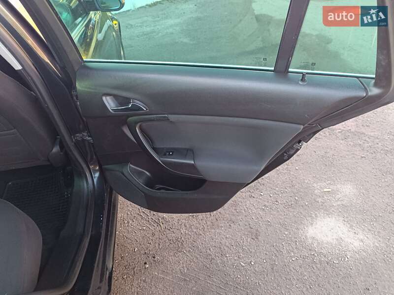 Универсал Opel Insignia 2014 в Львове