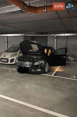 Седан Opel Insignia 2012 в 