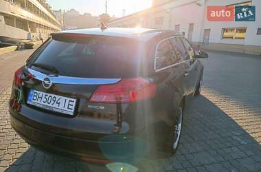 Универсал Opel Insignia 2011 в 