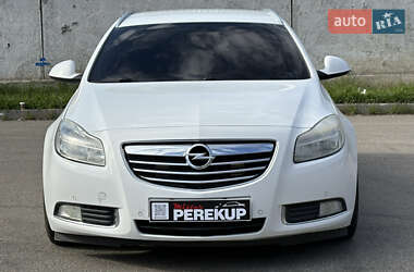 Универсал Opel Insignia 2011 в 