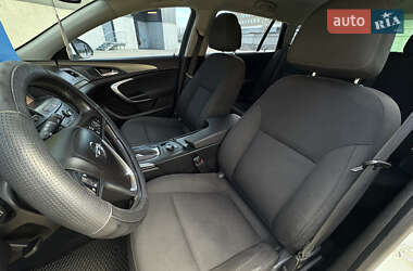Универсал Opel Insignia 2011 в 