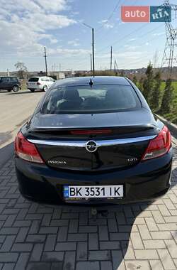 Седан Opel Insignia 2010 в 