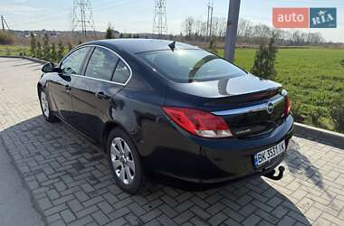 Седан Opel Insignia 2010 в 