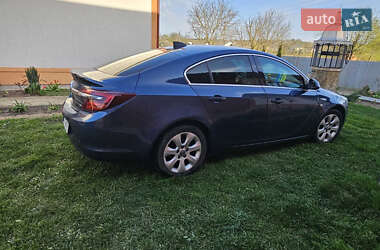 Седан Opel Insignia 2015 в 