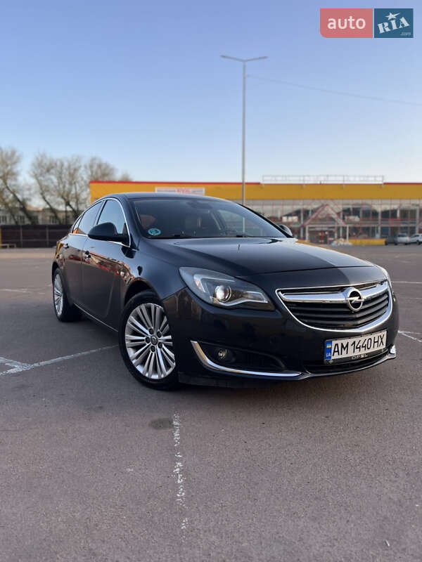 Лифтбек Opel Insignia 2015 в 