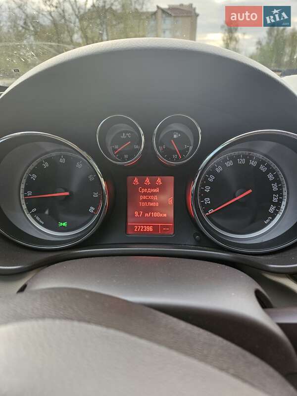 Лифтбек Opel Insignia 2010 в Киеве