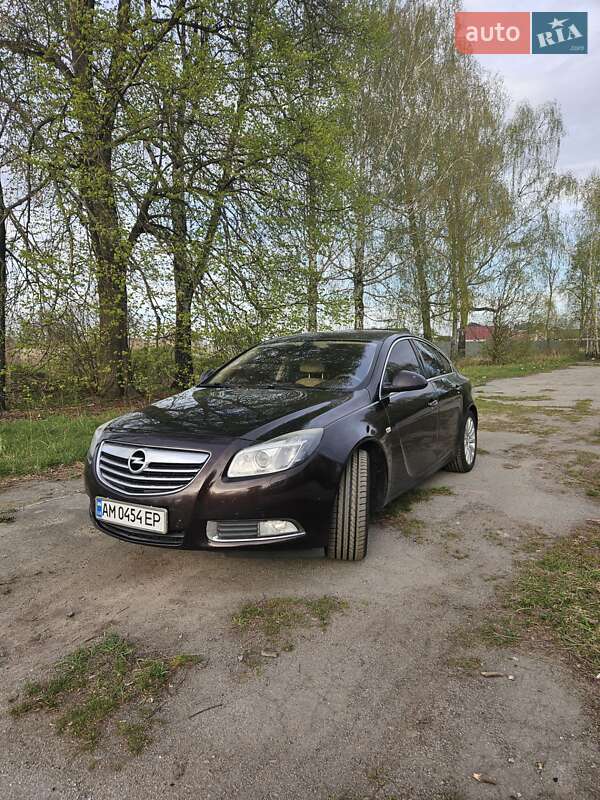 Лифтбек Opel Insignia 2010 в Киеве