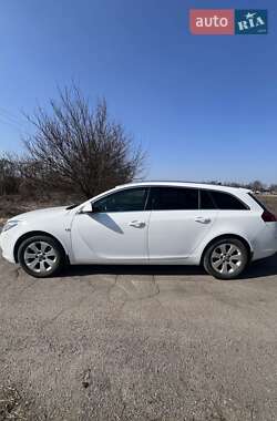 Универсал Opel Insignia 2011 в 
