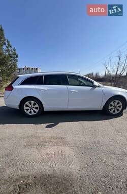 Универсал Opel Insignia 2011 в 