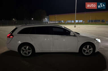 Универсал Opel Insignia 2013 в 