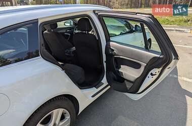Универсал Opel Insignia 2014 в 