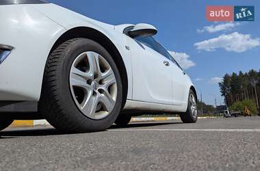 Универсал Opel Insignia 2014 в 