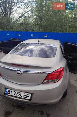 Седан Opel Insignia 2010 в 