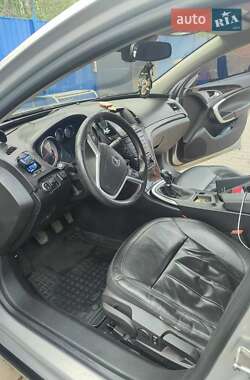 Седан Opel Insignia 2010 в 