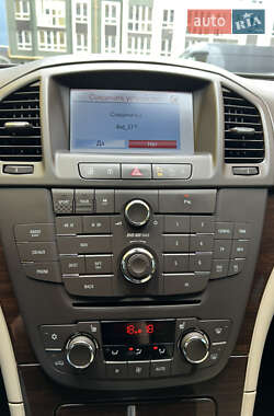Универсал Opel Insignia 2010 в 