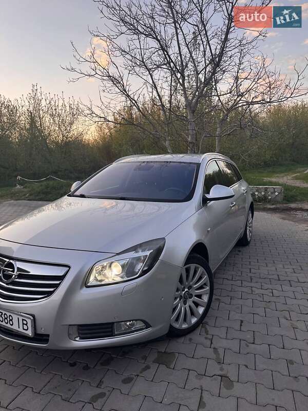 Універсал Opel Insignia 2013 в Старокостянтинові