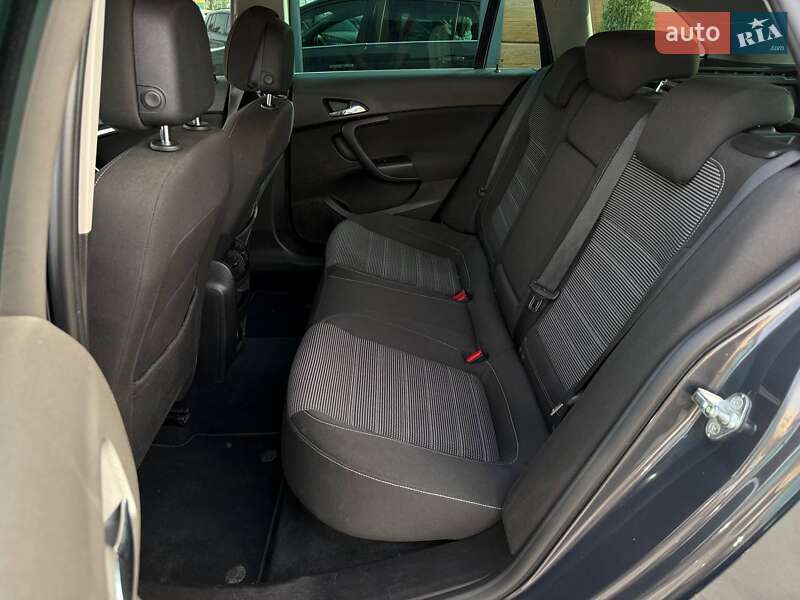 Универсал Opel Insignia 2014 в Ровно