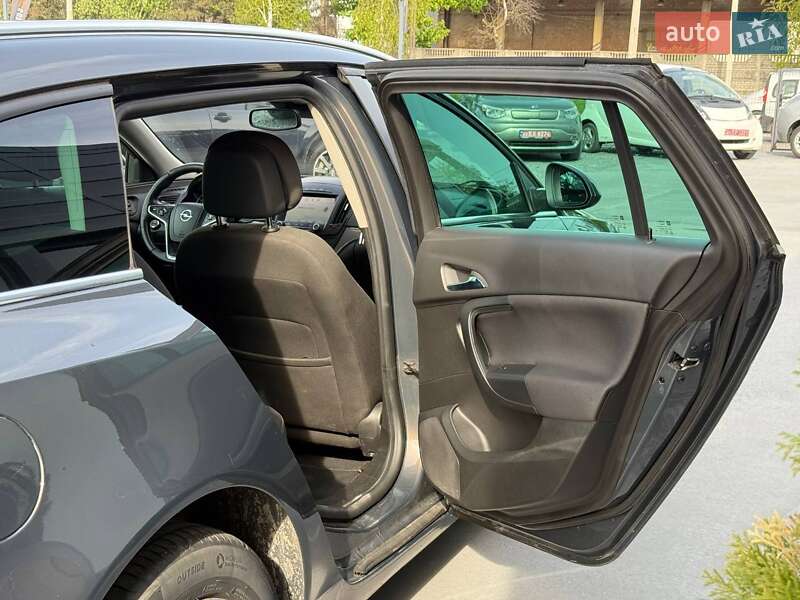 Универсал Opel Insignia 2014 в Ровно