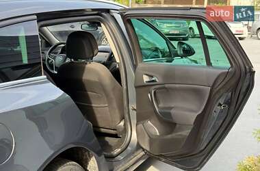 Универсал Opel Insignia 2014 в 
