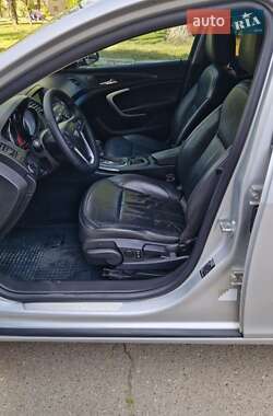 Седан Opel Insignia 2011 в 