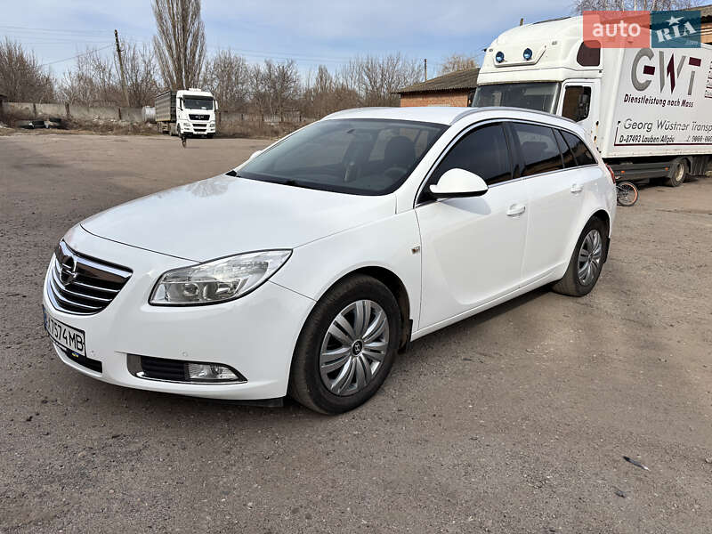 Универсал Opel Insignia 2010 в 