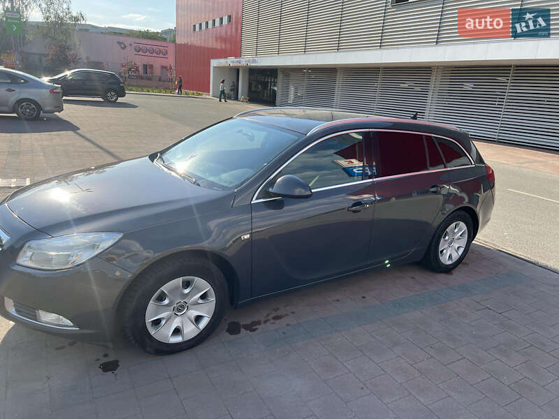 Универсал Opel Insignia 2013 в Ивано-Франковске
