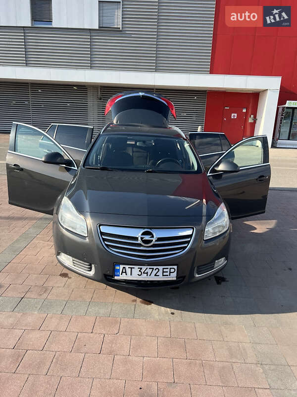 Универсал Opel Insignia 2013 в Ивано-Франковске