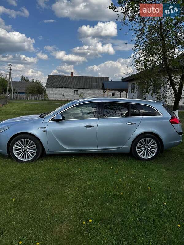 Универсал Opel Insignia 2013 в Маневичах