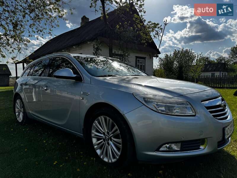 Универсал Opel Insignia 2013 в Маневичах