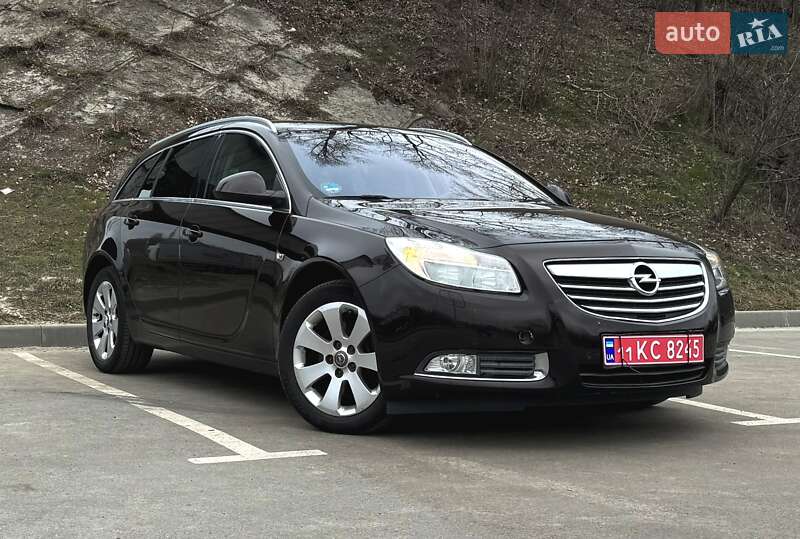 Универсал Opel Insignia 2013 в Киеве